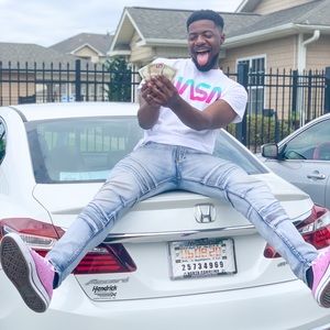 Meet your Posher, Aaron